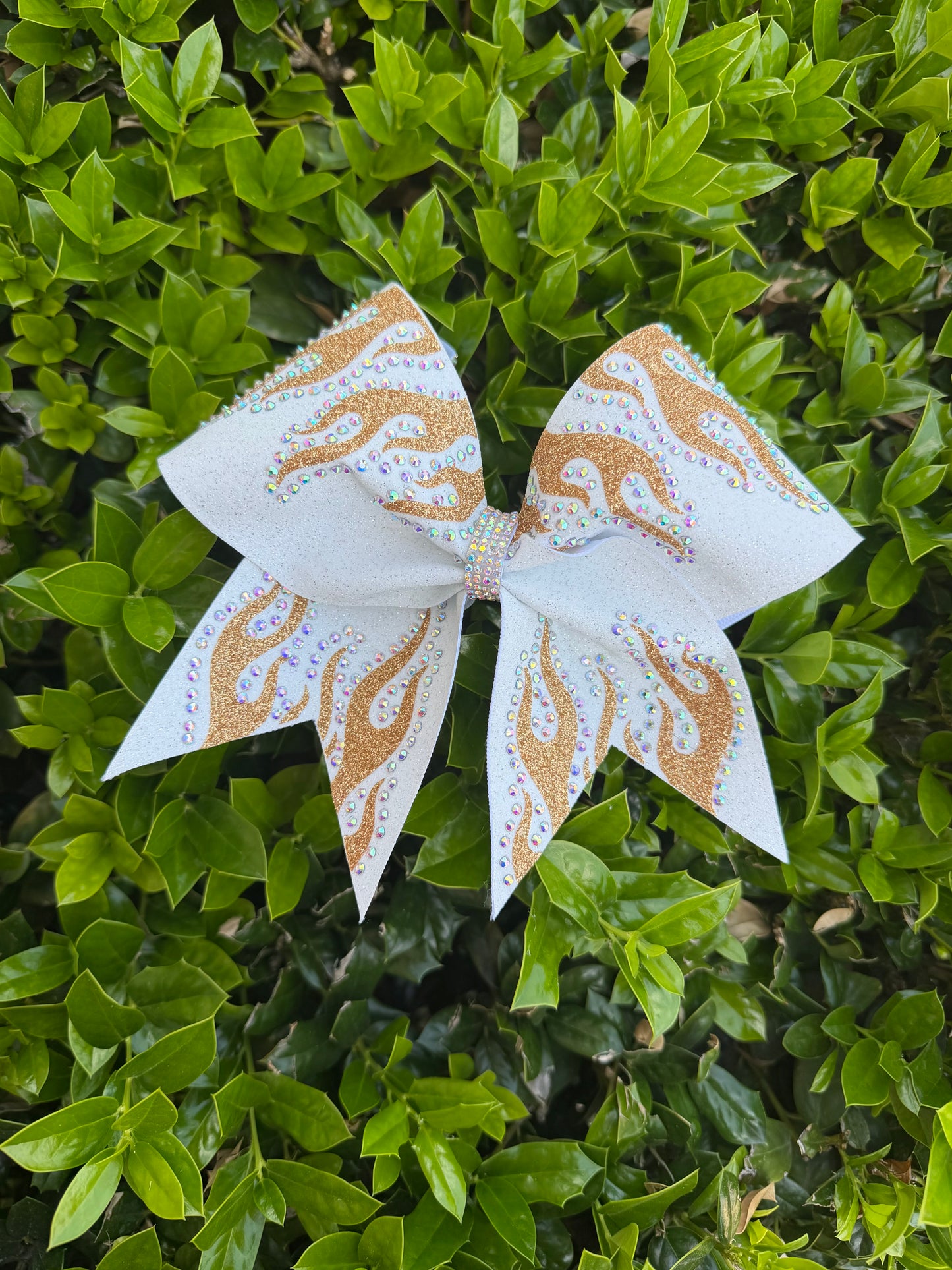 Aiden Bow: White & Vegas Gold
